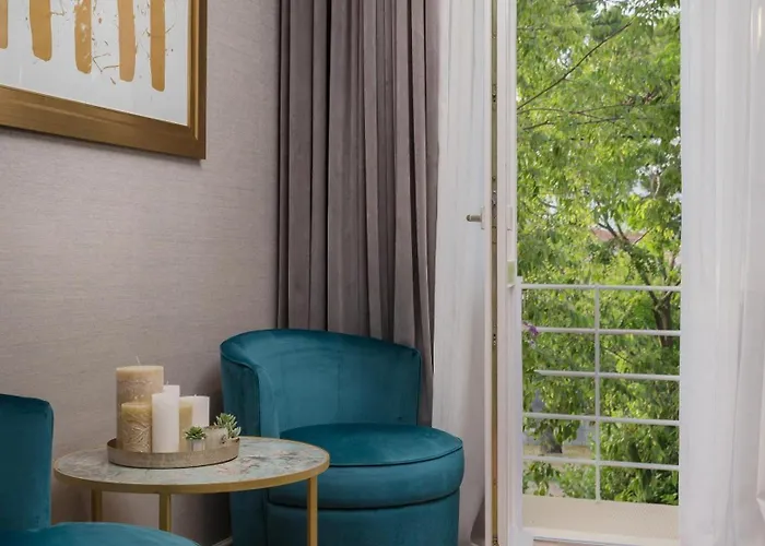 Five Elements Luxury Nocleg ze śniadaniem 4*