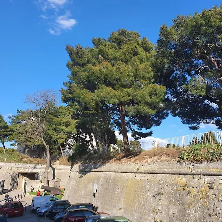 Five Elements Luxury Split